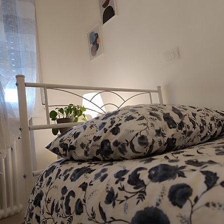Angela Guest House In Centro Storico Конеляно Екстериор снимка